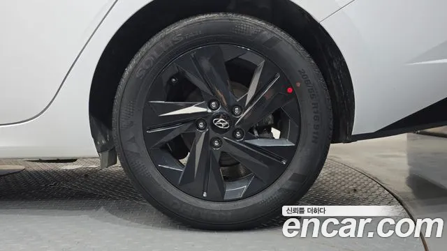 Hyundai Avante CN7 — Фото автомобиля 21