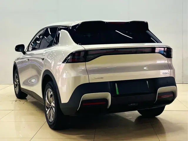 Changan Qiyuan Q05 — Фото автомобиля 6