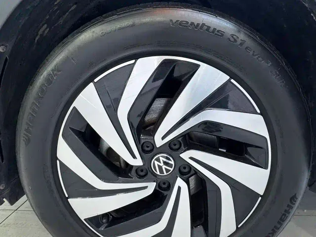 Volkswagen Tiguan L — Фото автомобиля 24