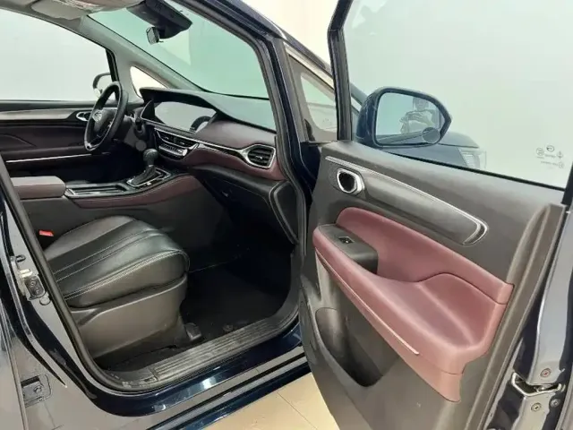 GAC Trumpchi M6 — Фото автомобиля 10