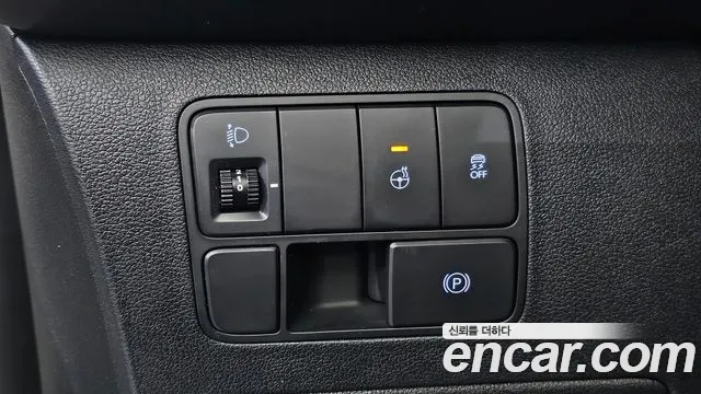 Hyundai Staria Staria L3.5 Инвалидная коляска Подъёмник/Slope — Фото автомобиля 25