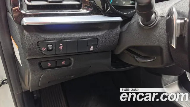 Kia Niro — Фото автомобиля 30