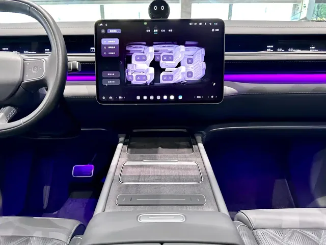 Nio ES8 — Фото автомобиля 23