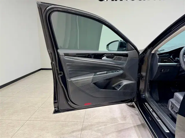 Volkswagen Passat — Фото автомобиля 16