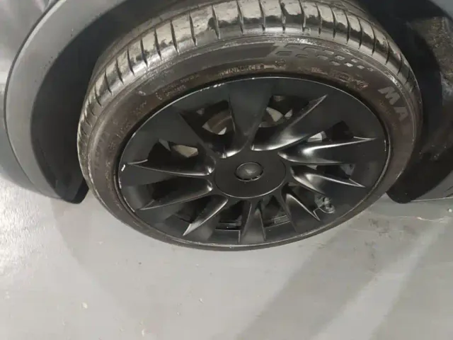 Tesla Model Y — Фото автомобиля 22