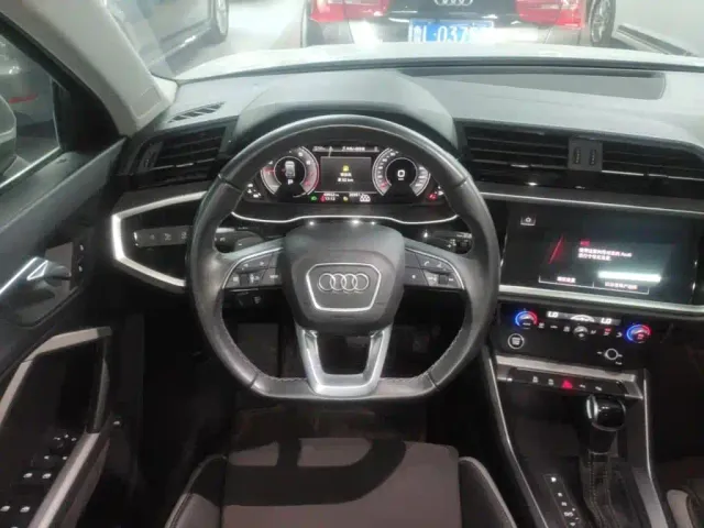 Audi Q3 — Фото автомобиля 10