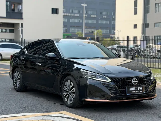 Nissan Teana — Фото автомобиля 3