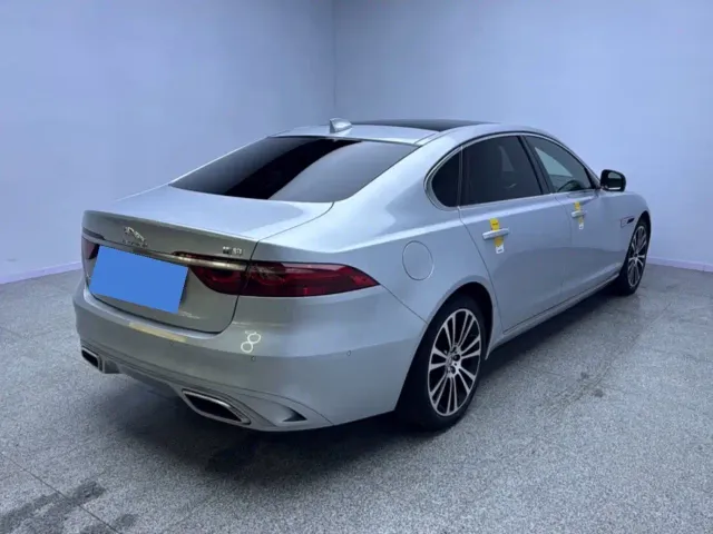 Jaguar XFL — Фото автомобиля 7