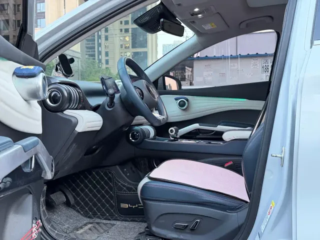 BYD Yuan PLUS — Фото автомобиля 8