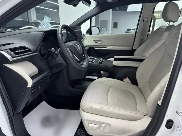 Toyota Granvia — Фото автомобиля 17