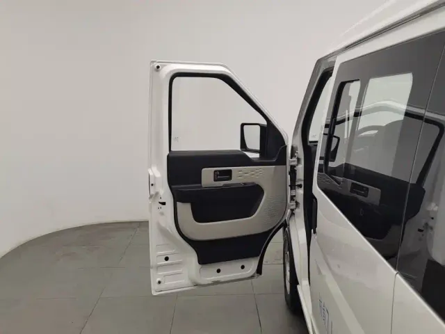 Dongfeng Xiaokang C36 — Фото автомобиля 8