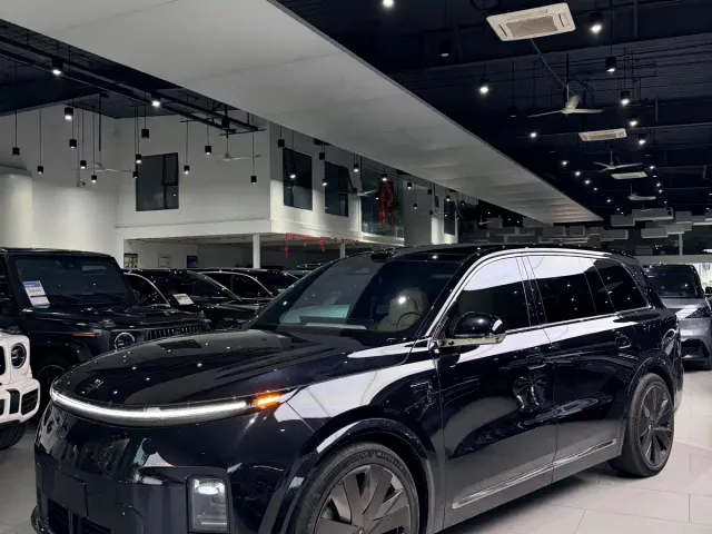 Фотография автомобиля — Li Auto L9