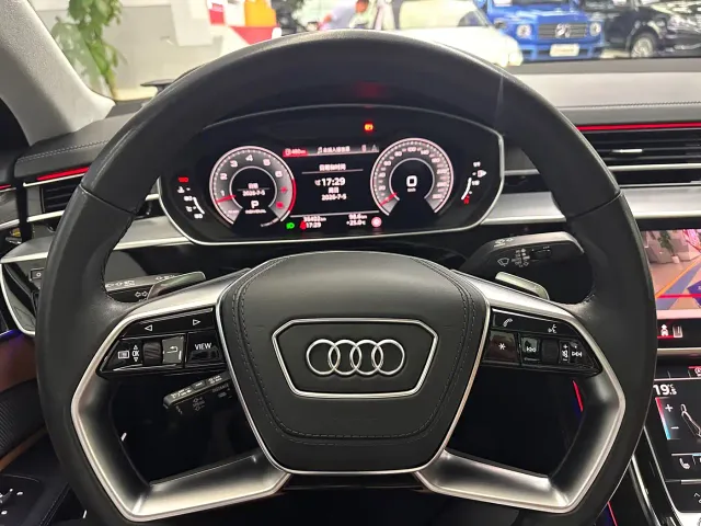 Audi A8 — Фото автомобиля 13