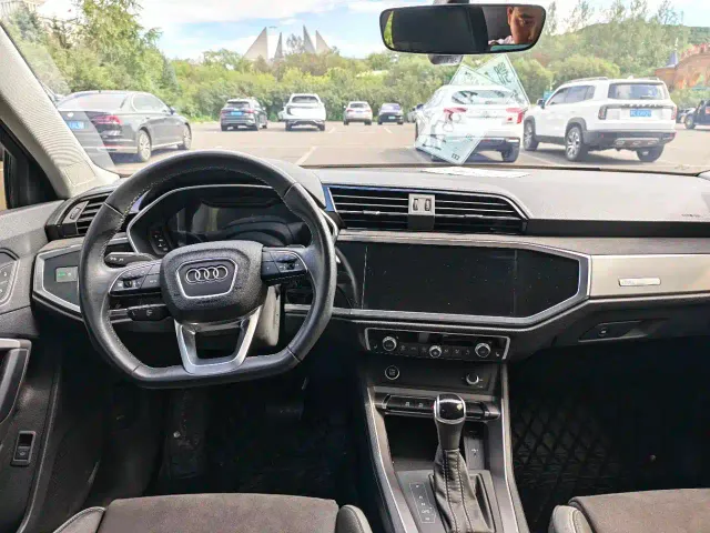 Audi Q3 — Фото автомобиля 14