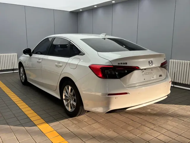Honda Civic — Фото автомобиля 4