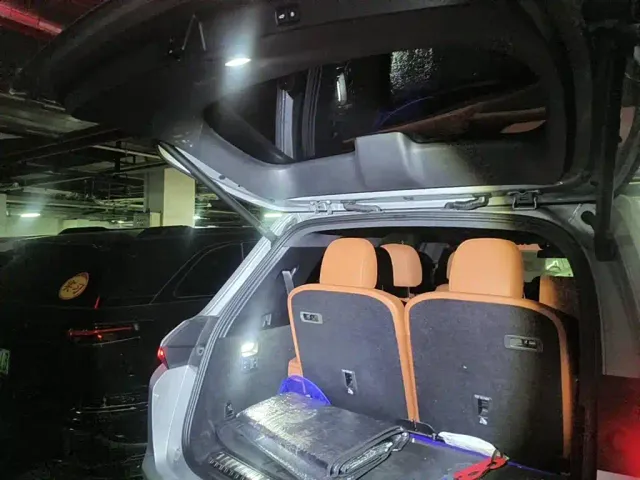 Li Auto L8 — Фото автомобиля 5
