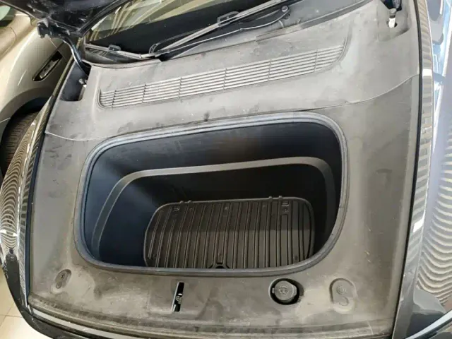 Tesla Model Y — Фото автомобиля 19