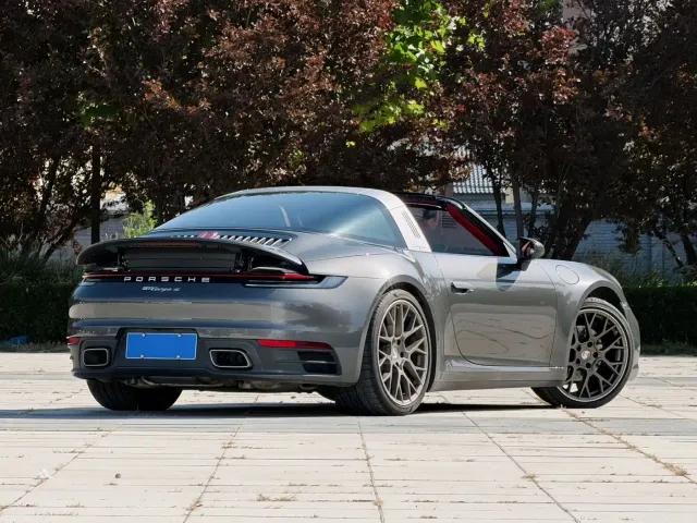 Porsche 911 — Фото автомобиля 6