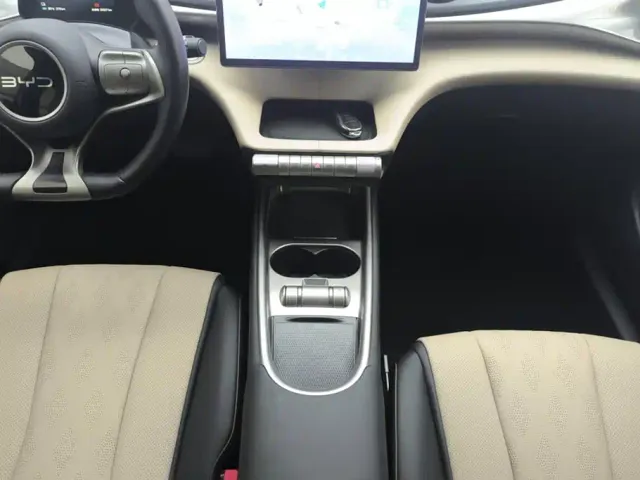 BYD Dolphin — Фото автомобиля 16