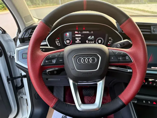 Audi Q3 — Фото автомобиля 14