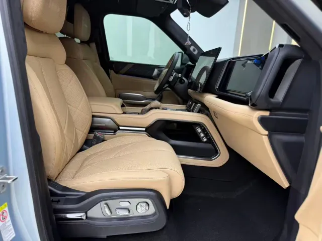 BYD FangChengBao Leopard 8 — Фото автомобиля 6