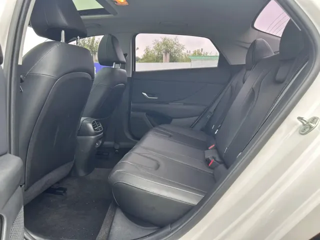 Hyundai Elantra — Фото автомобиля 6