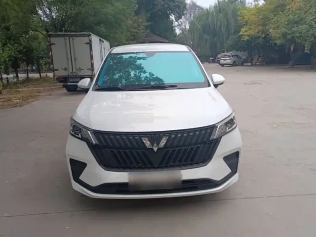Wuling Jiachen — Фото автомобиля 2