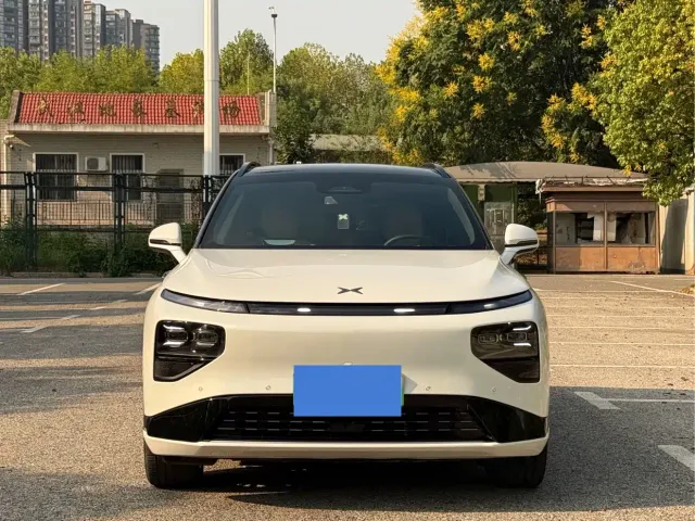 Xpeng G9 — Фото автомобиля 2