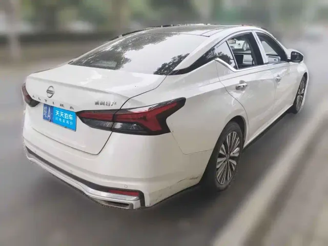 Nissan Teana — Фото автомобиля 2