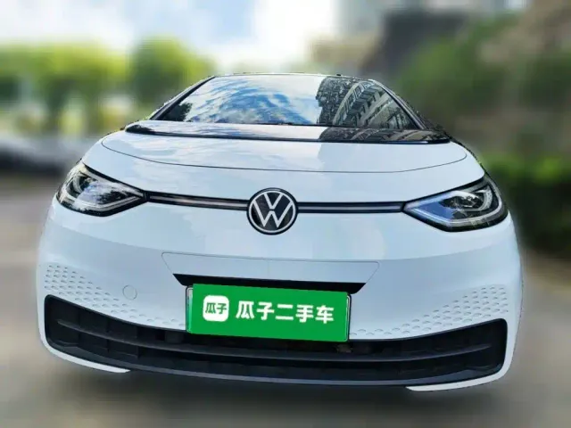 Volkswagen ID.3 — Фото автомобиля 2