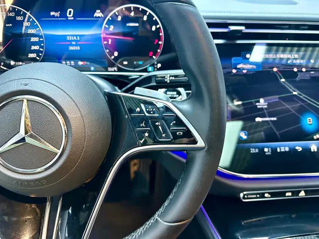 Mercedes-Benz E-Class — Фото автомобиля 16