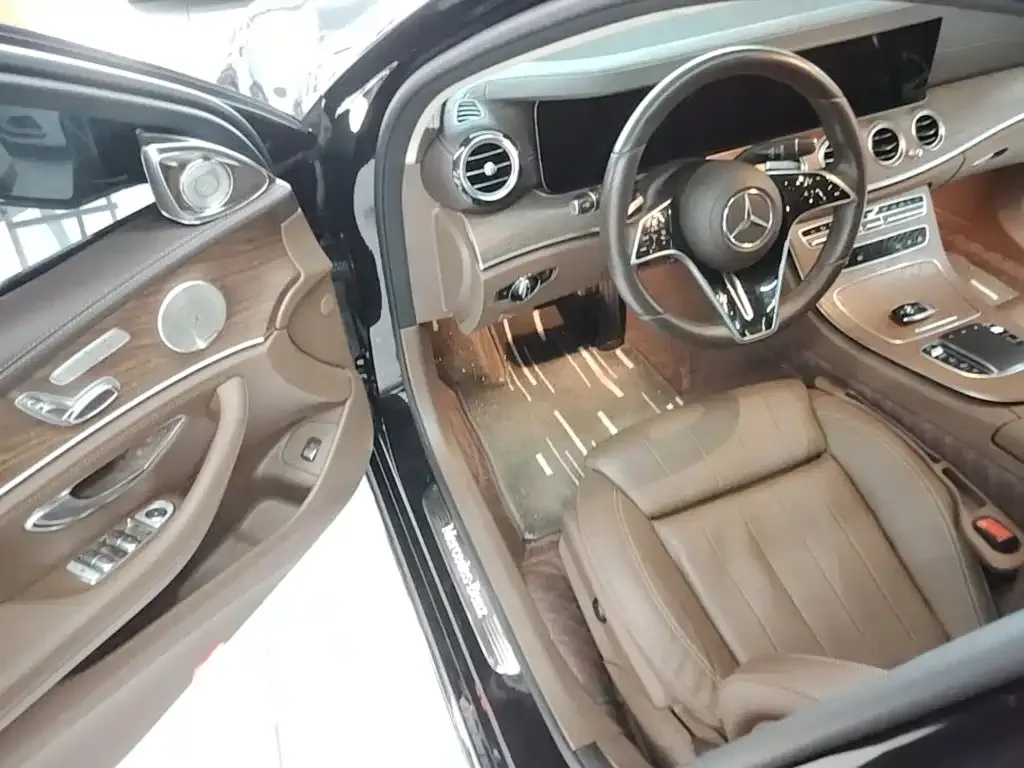 Mercedes-Benz Mercedes-Benz E-Class 2023 Facelift E 260 L — Фото автомобиля 15