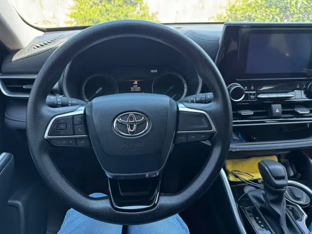 Toyota Highlander — Фото автомобиля 11