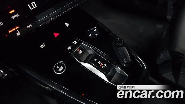 Audi Q4 e-tron F4 — Фото автомобиля 12