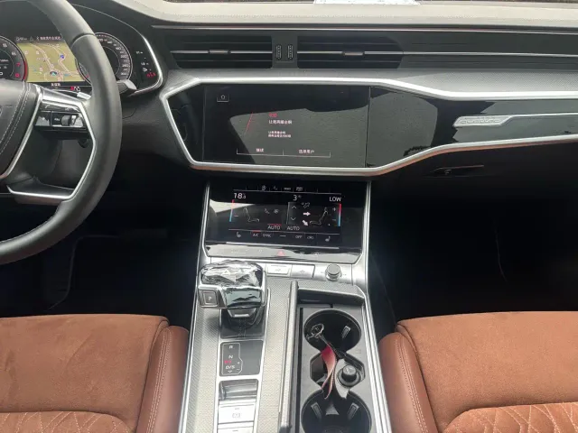 Audi A7L — Фото автомобиля 19