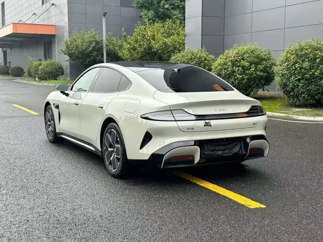 Xiaomi SU7 — Фото автомобиля 16