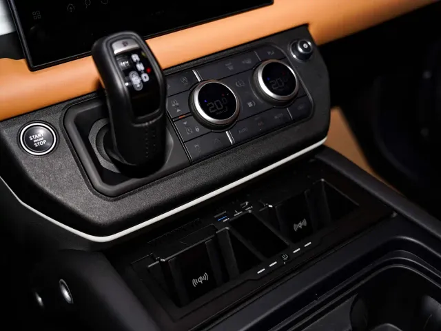 Land Rover Defender — Фото автомобиля 20