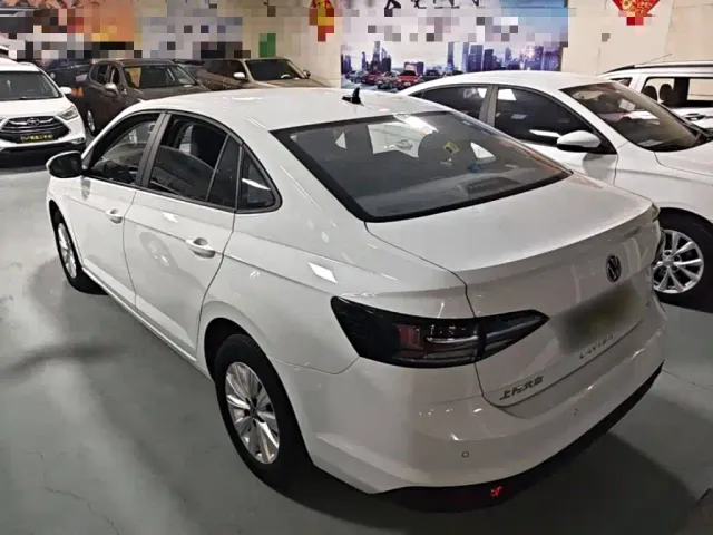 Volkswagen Lavida — Фото автомобиля 4