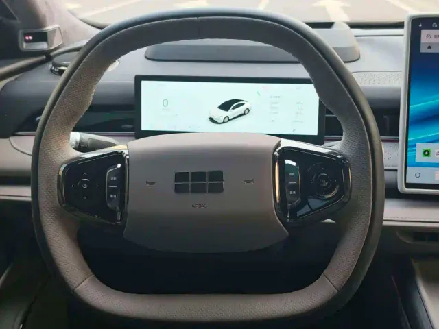 Geely Galaxy Xingyao 8 — Фото автомобиля 8