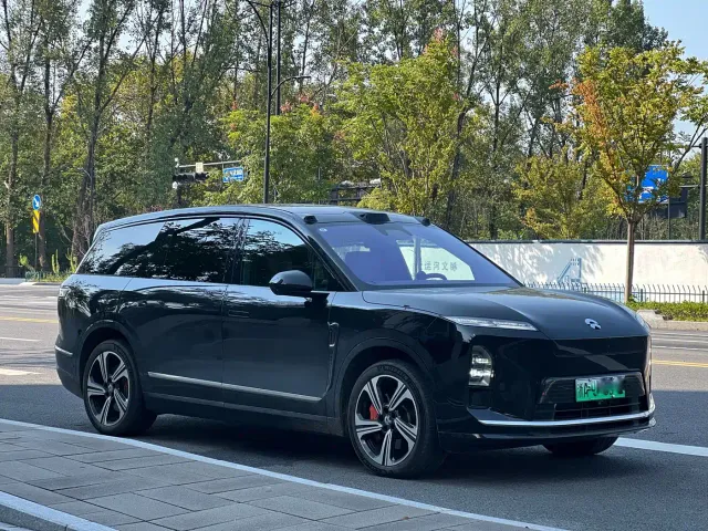 Nio ES8 — Фото автомобиля 3