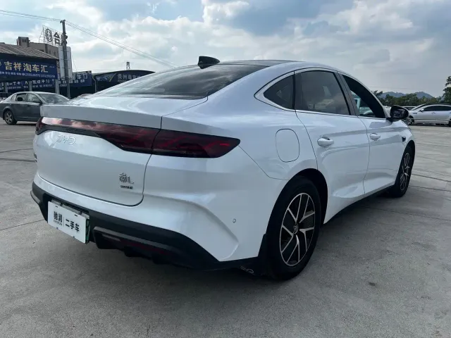 BYD Qin L — Фото автомобиля 8