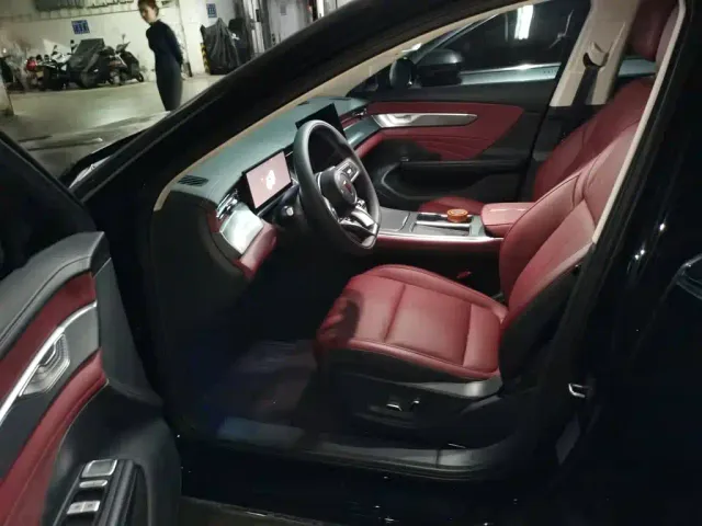 Hongqi H5 — Фото автомобиля 17