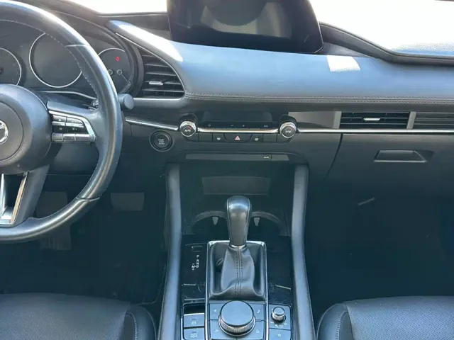 Mazda Axela — Фото автомобиля 22