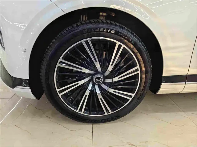 Xpeng G9 — Фото автомобиля 10