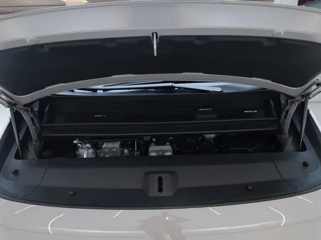 Li Auto MEGA — Фото автомобиля 22