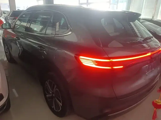 Geely Galaxy Starship 7 EM-i — Фото автомобиля 12