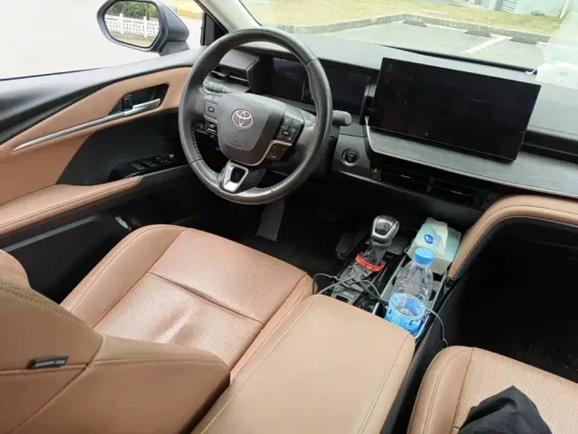Toyota Camry — Фото автомобиля 12