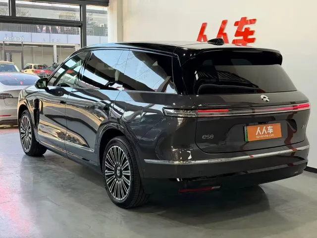 Nio ES8 — Фото автомобиля 23