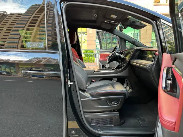 GAC Trumpchi M8 — Фото автомобиля 10