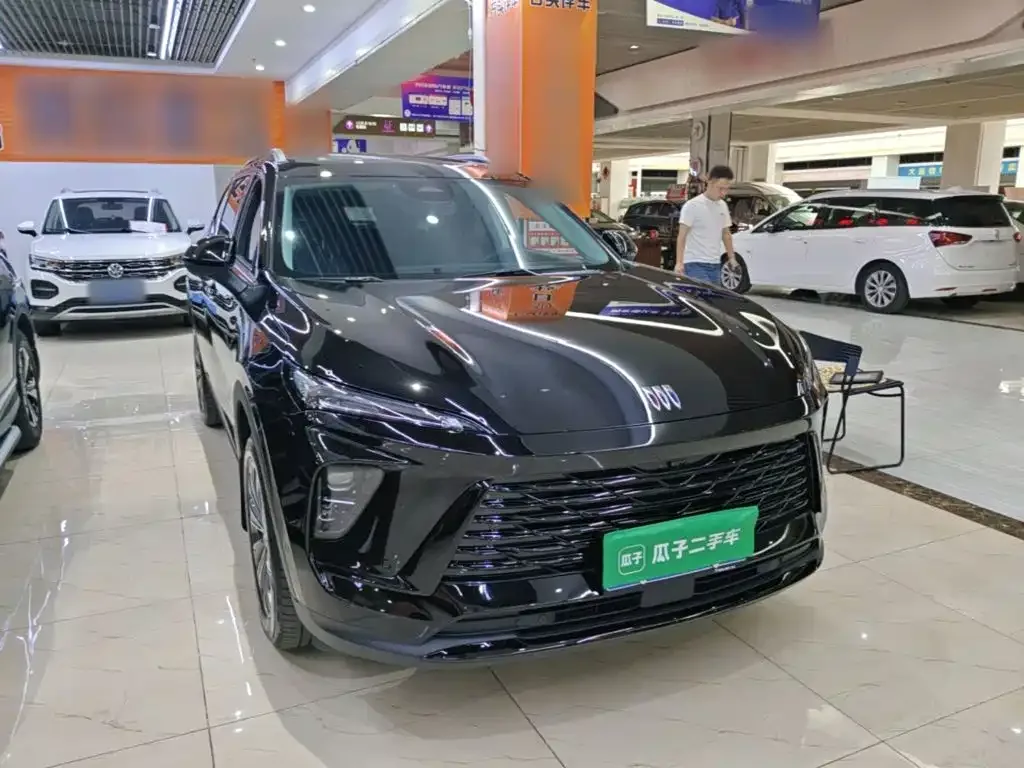 Buick Envision Plus 2025 Enclave Plus 28T AWD Platinum Edition — Фото автомобиля 3